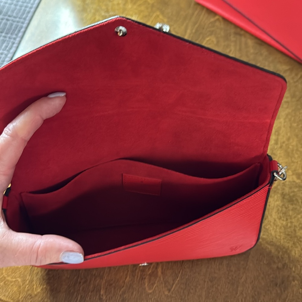 NWOT Louis Vuitton Epi Red Leather Felicia pouchette! Comes with dust bag! - Picture 9 of 15